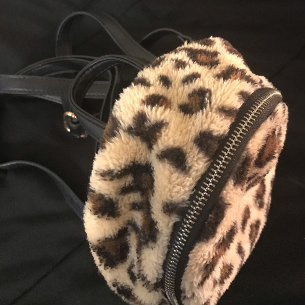 🐆🎒Cheetah Print Mini Backpack 🎒🐆 - Picture 2 of 7